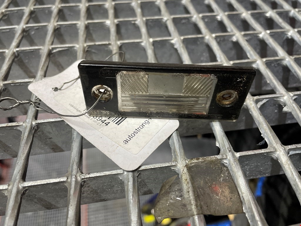 Фонарь подсветки номера VOLKSWAGEN Passat B5 1997-2005