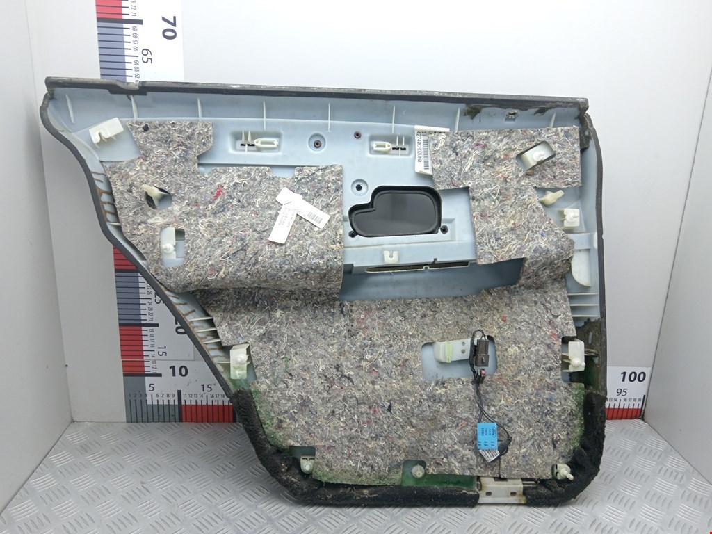 Обшивка двери задняя правая LINCOLN Town Car III 1997-2011