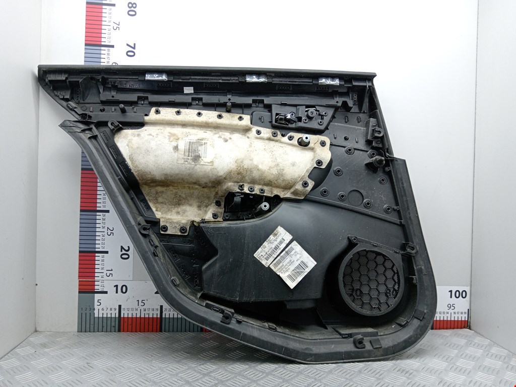 Обшивка двери задняя правая OPEL Insignia 2008-2017