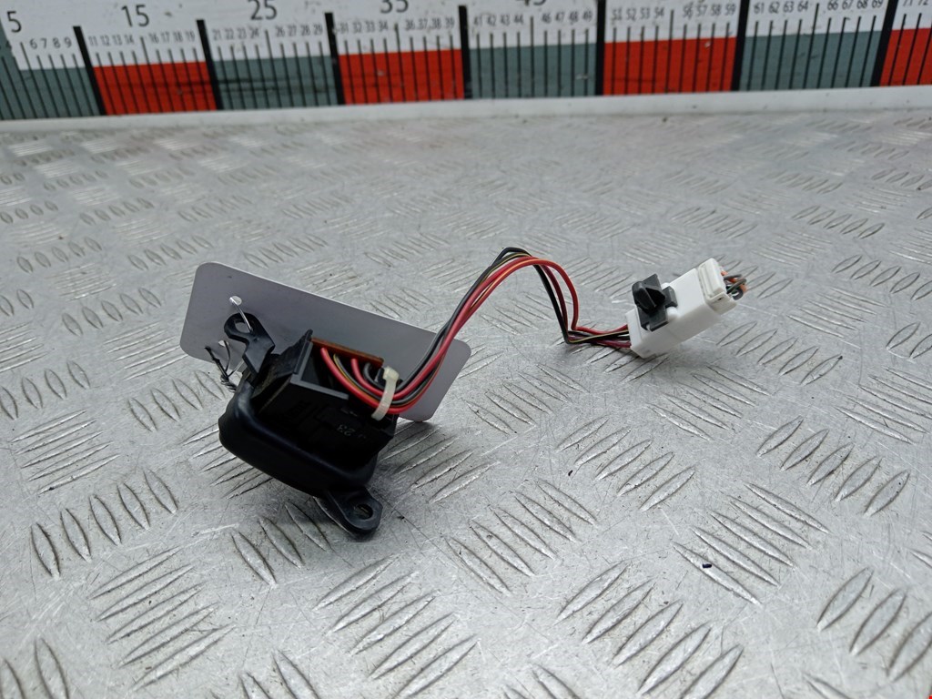 Кнопка аварийной сигнализации (аварийки) MAZDA 626 GE 1992-1997