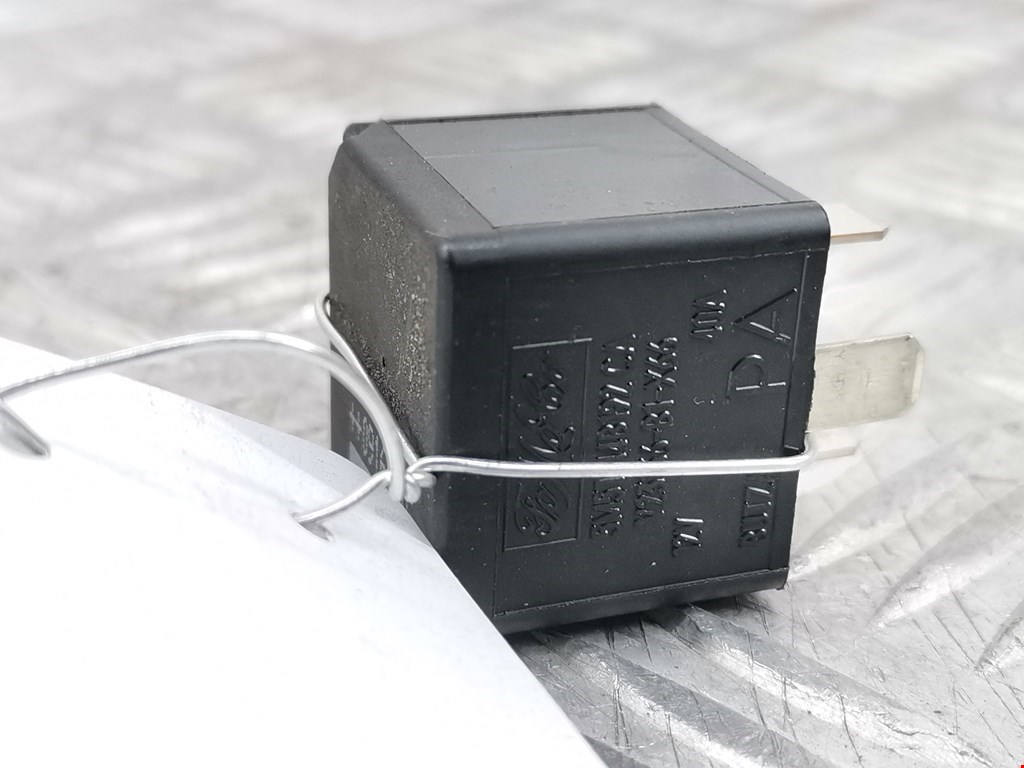 Реле FORD Kuga 2008-2012