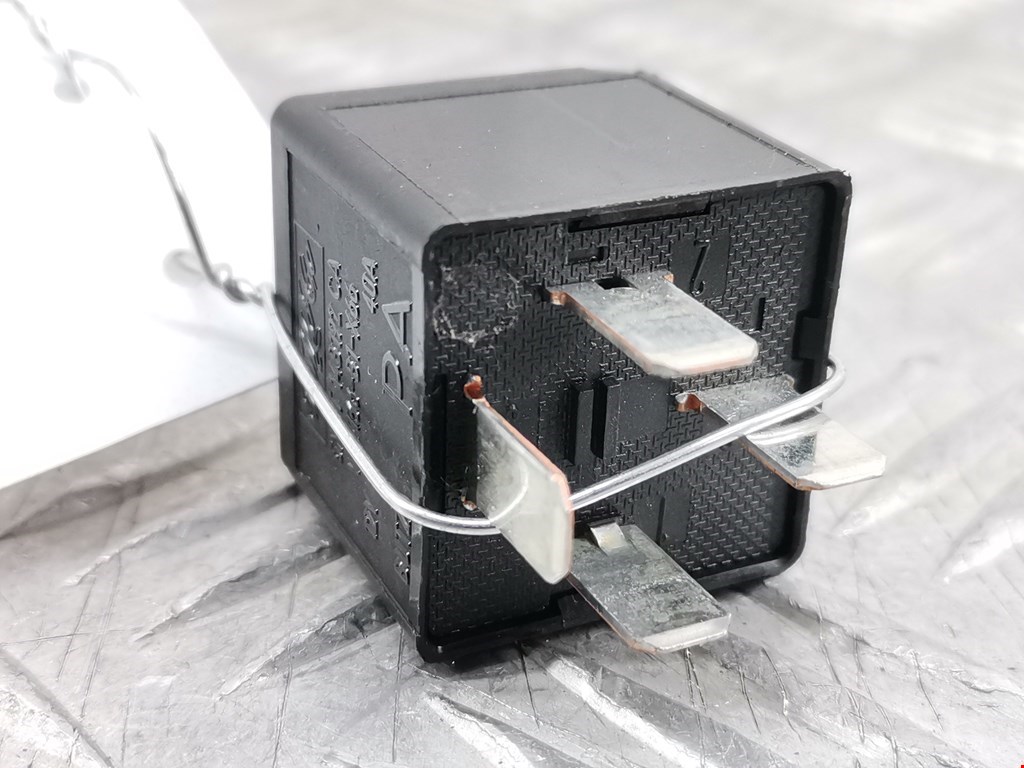 Реле FORD Kuga 2008-2012