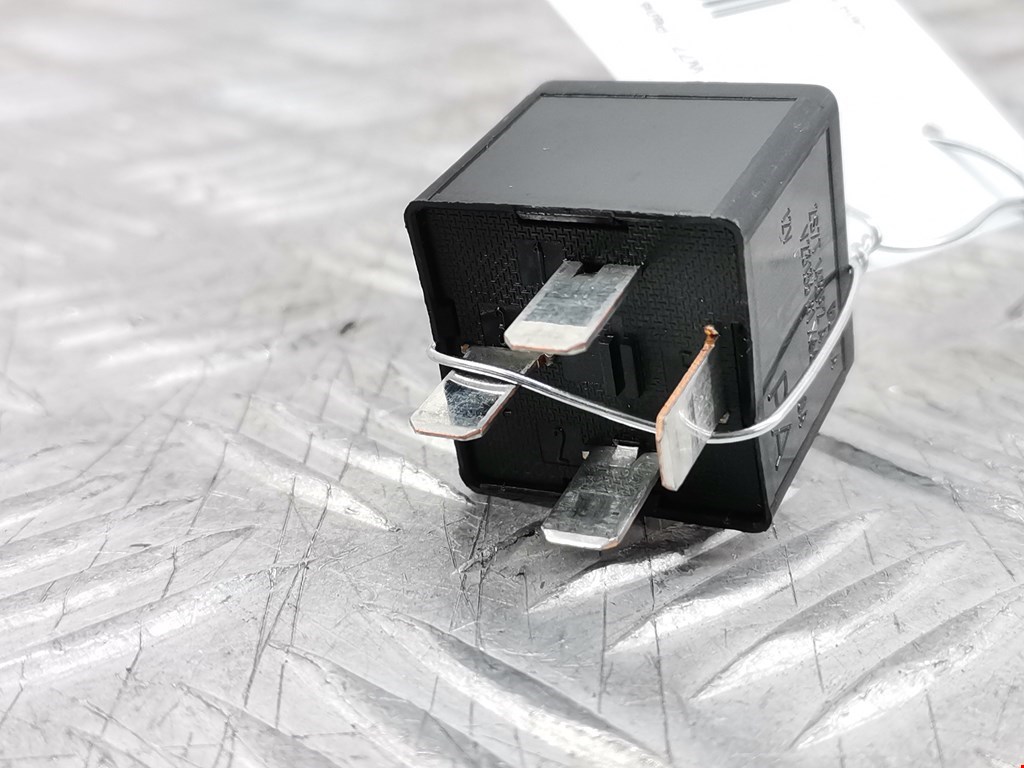 Реле LAND ROVER Discovery III 2005-2009