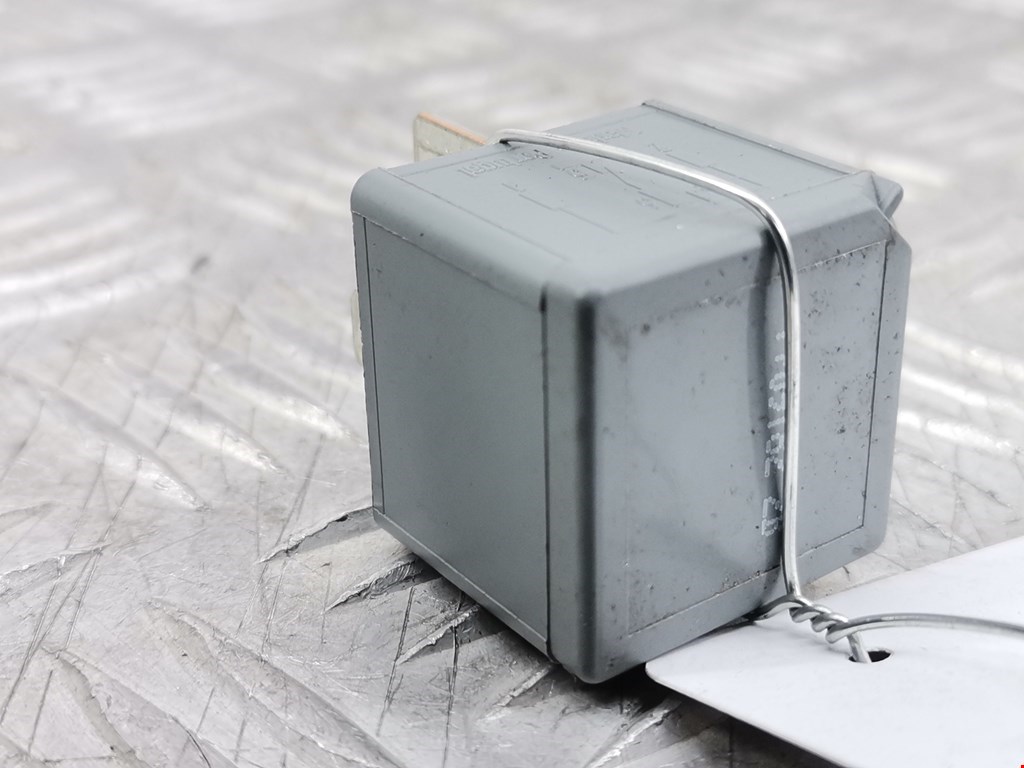 Реле FORD Kuga 2008-2012