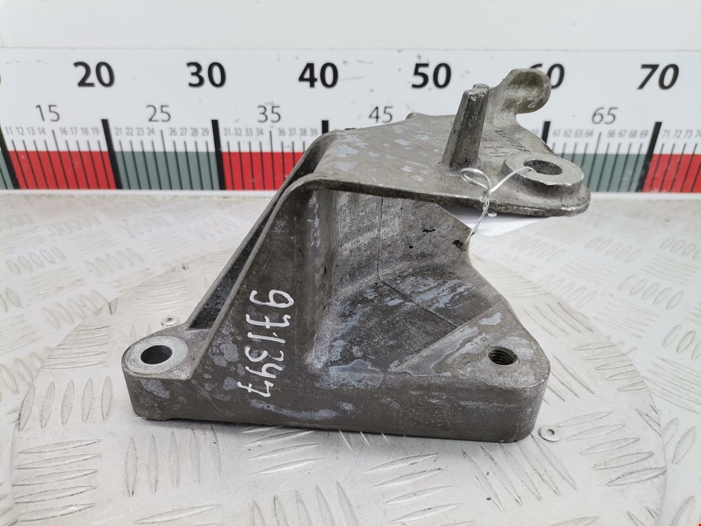 Кронштейн (крепление лапа траверса) кпп Opel Zafira C (2011-2019)