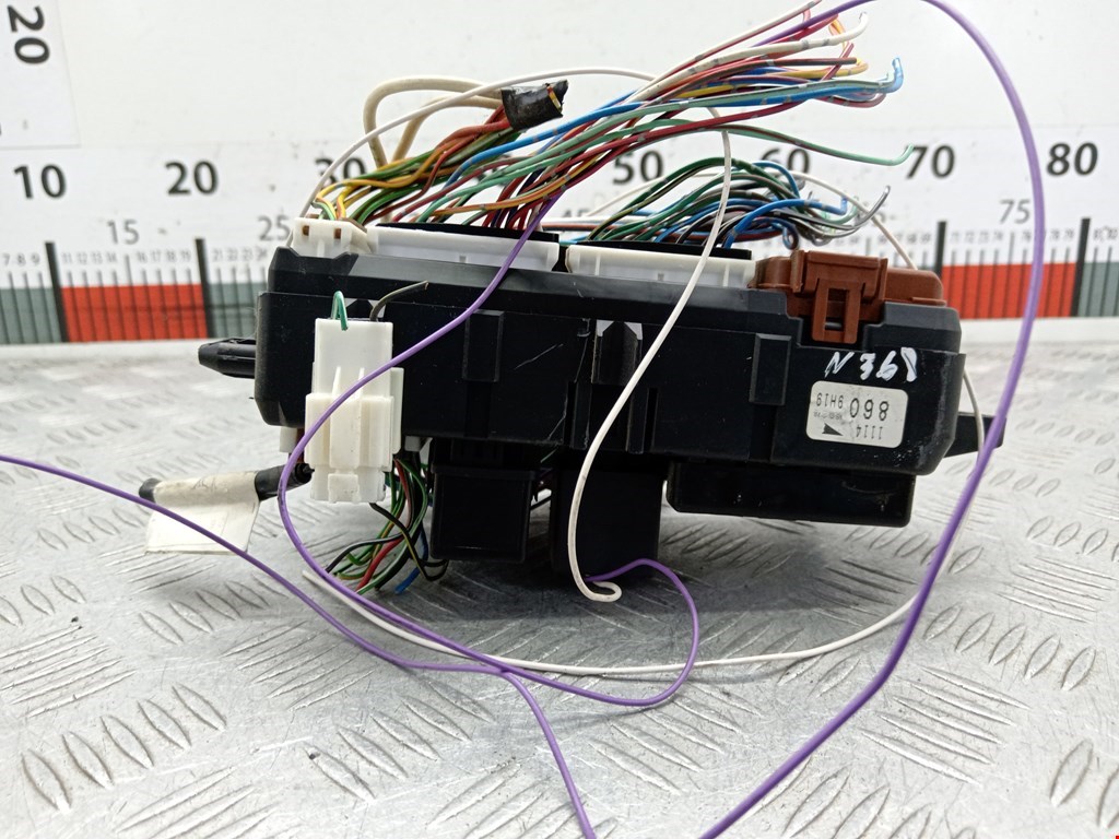 Блок реле MITSUBISHI Space Star 1999-2006