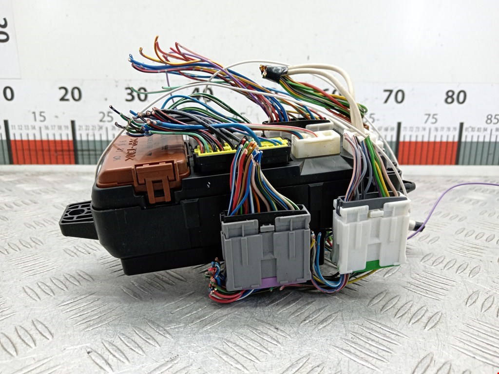 Блок реле MITSUBISHI Space Star 1999-2006