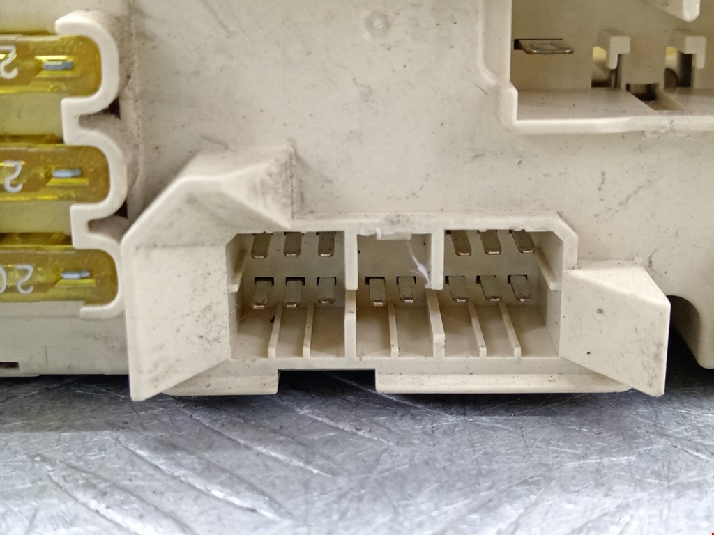 Датчик уровня в бачок омывателя MAZDA 626 GE 1992-1997