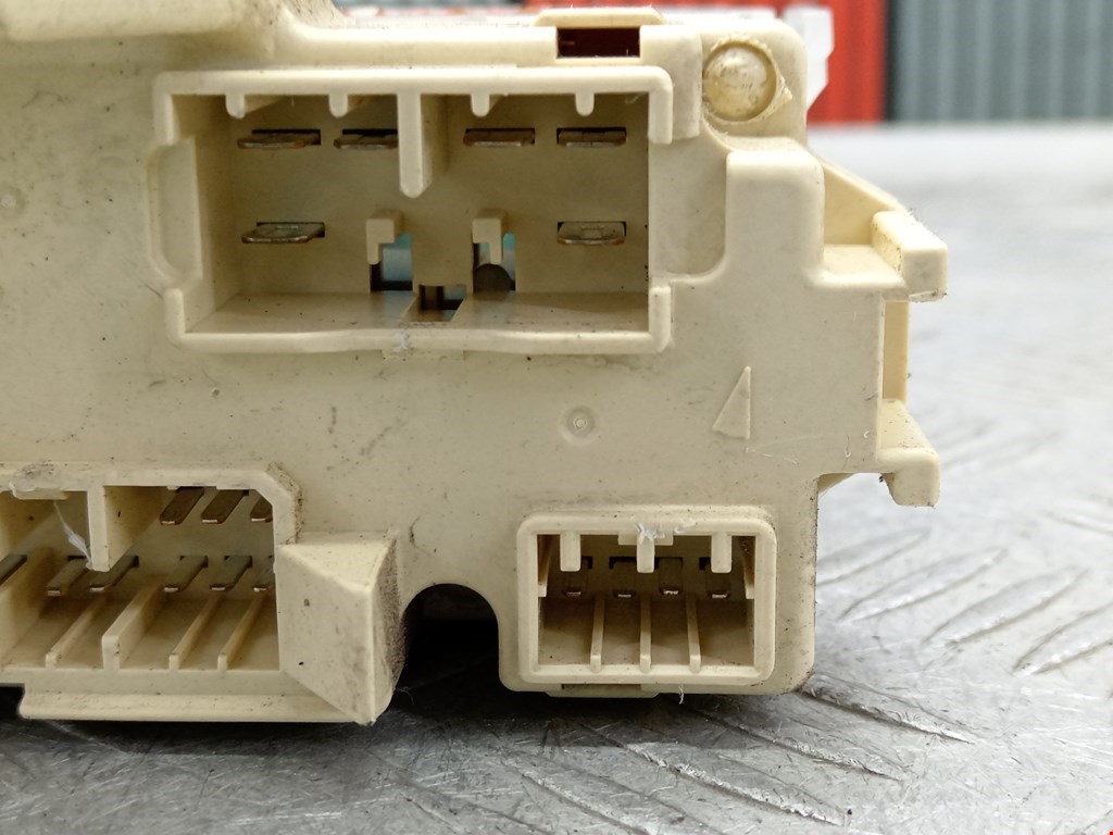 Датчик уровня в бачок омывателя MAZDA 626 GE 1992-1997