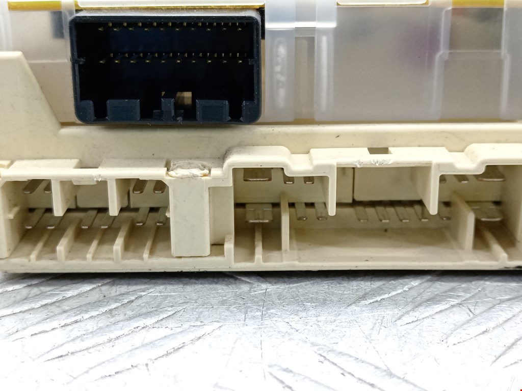 Датчик уровня в бачок омывателя MAZDA 626 GE 1992-1997