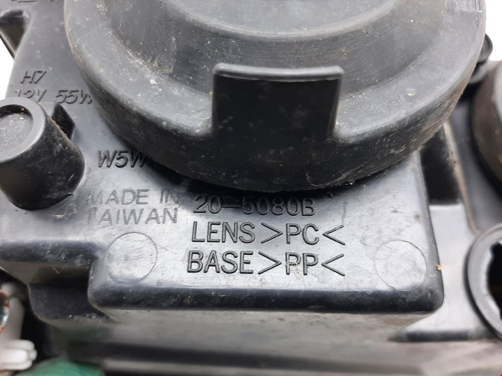 Фара левая VOLKSWAGEN Passat B5 1997-2005