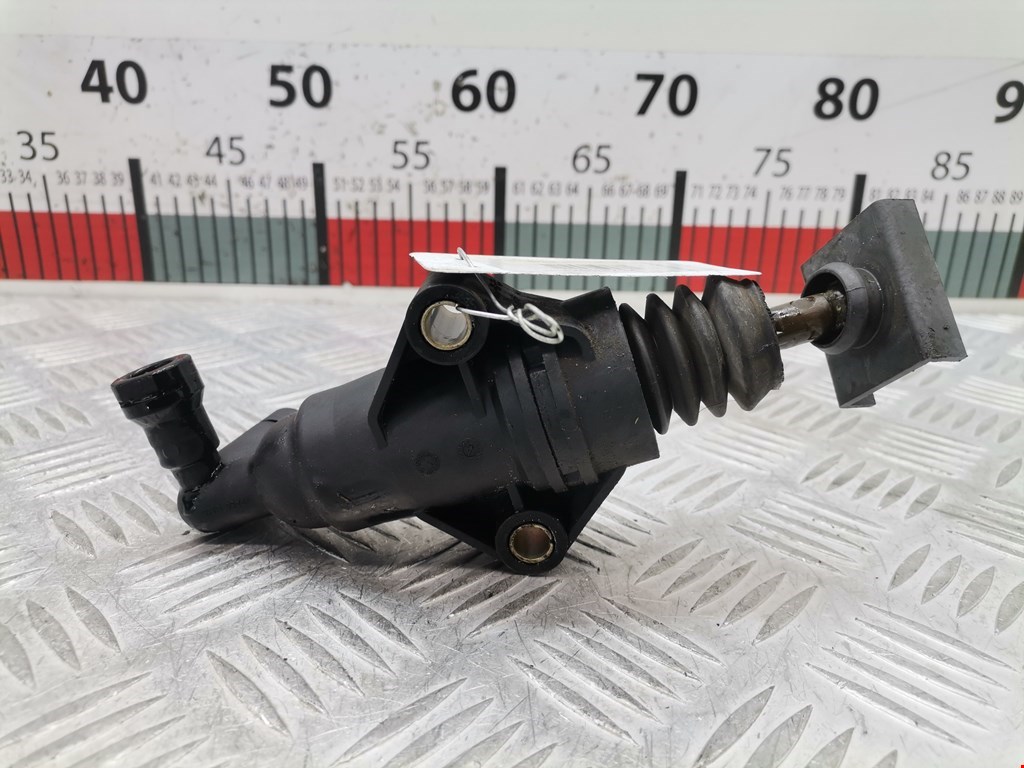 Цилиндр сцепления рабочий VOLKSWAGEN Golf IV 1997-2003