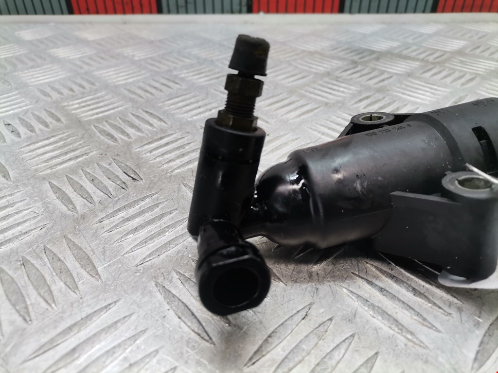 Цилиндр сцепления рабочий VOLKSWAGEN Golf IV 1997-2003