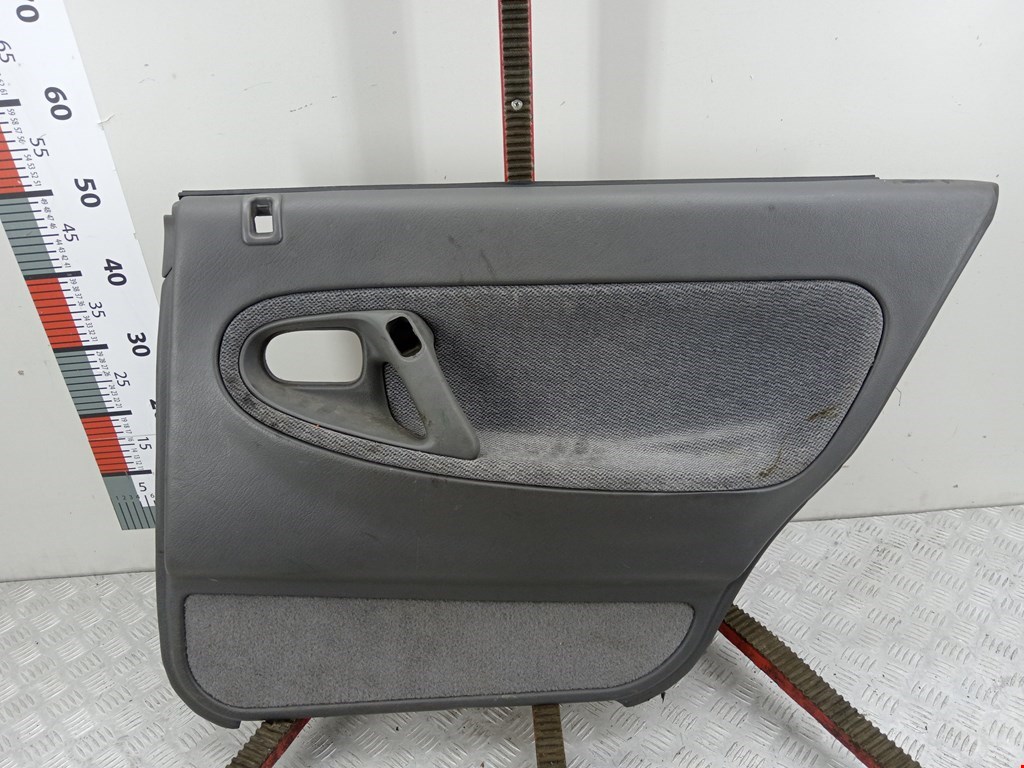 Обшивка двери задняя правая MAZDA 626 GE 1992-1997