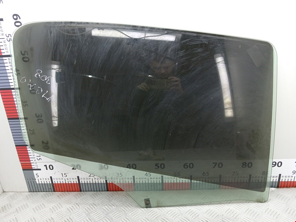 Стекло двери заднее правое PEUGEOT 308 2007-2015