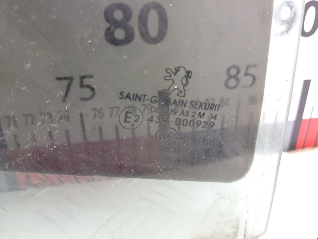 Стекло двери заднее правое PEUGEOT 308 2007-2015