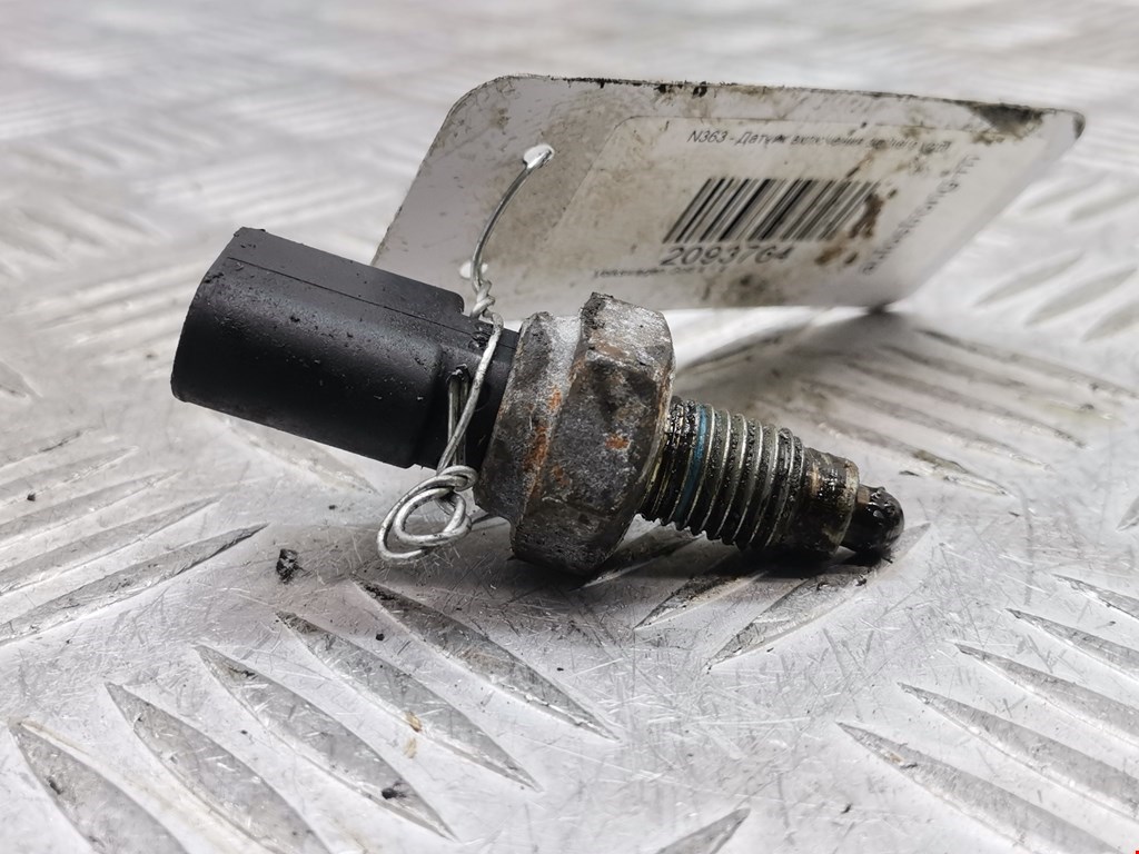 Датчик включения заднего хода VOLKSWAGEN Golf IV 1997-2003