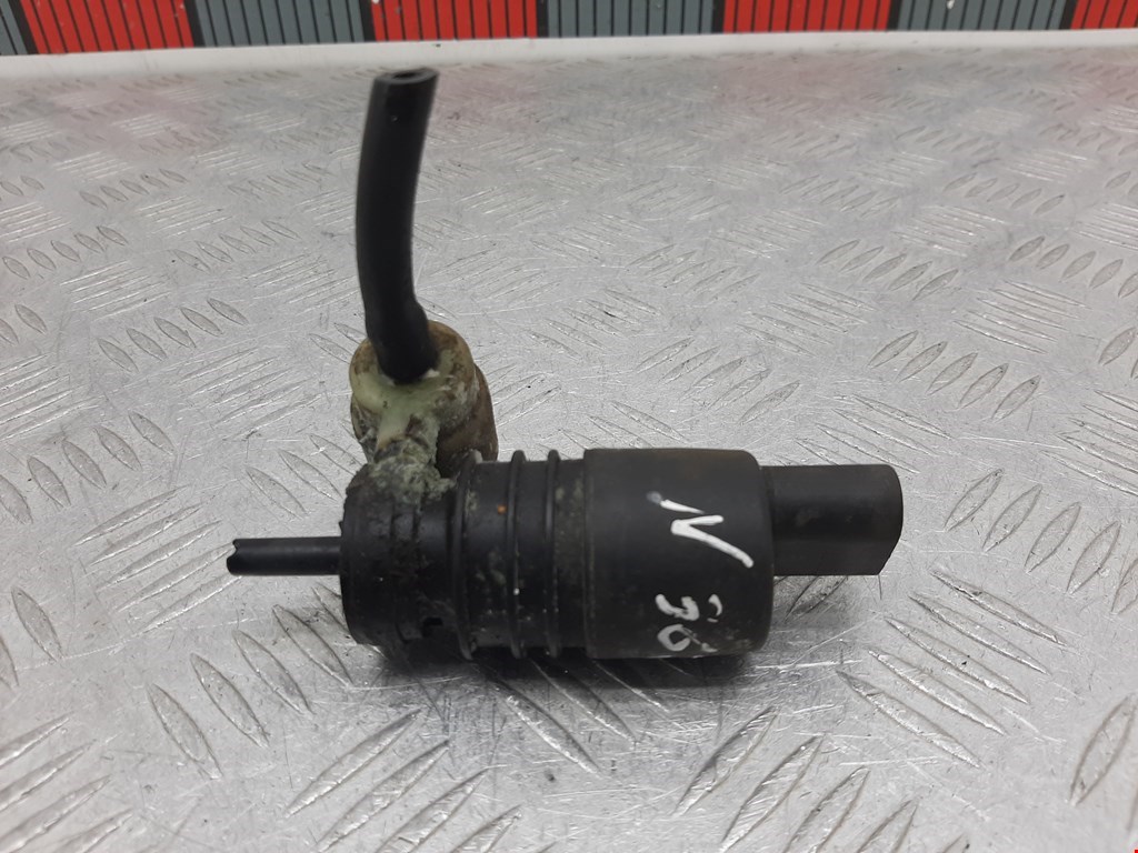 Насос (моторчик) омывателя Volkswagen Passat 5 (1996-2000)