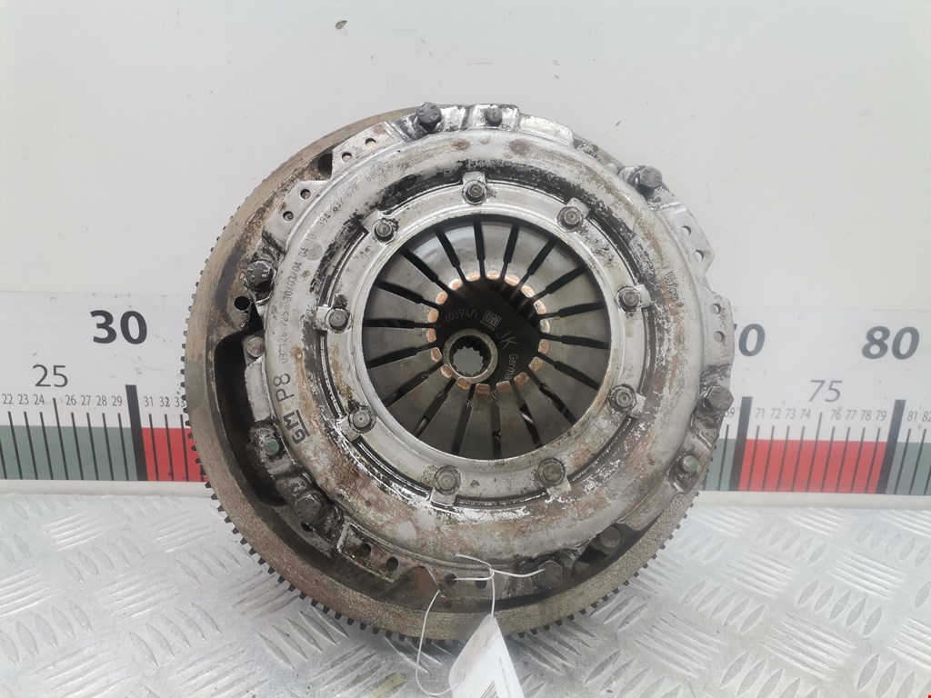 Маховик (демпфер сцепления) OPEL Corsa C 2000-2006