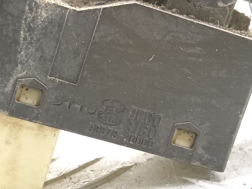 Кнопка стеклоподъемника HYUNDAI Verna /Accent III 2006-2010