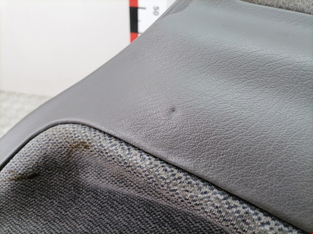 Обшивка двери задняя правая MAZDA 626 GE 1992-1997