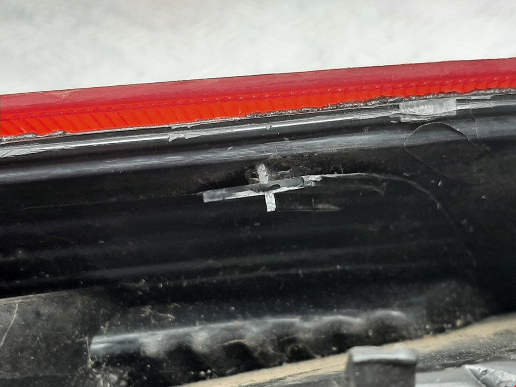 Фонарь задний левый FORD Fiesta 2001-2008