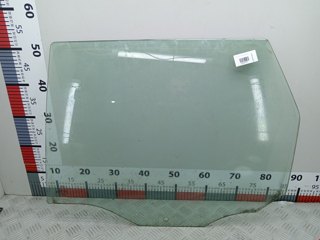 Стекло двери заднее левое FORD Focus I 1998-2005