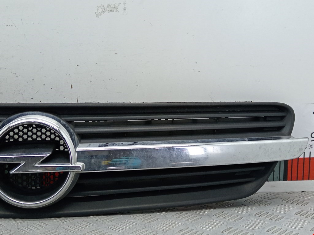 Решетка радиатора OPEL Meriva A 2003-2010