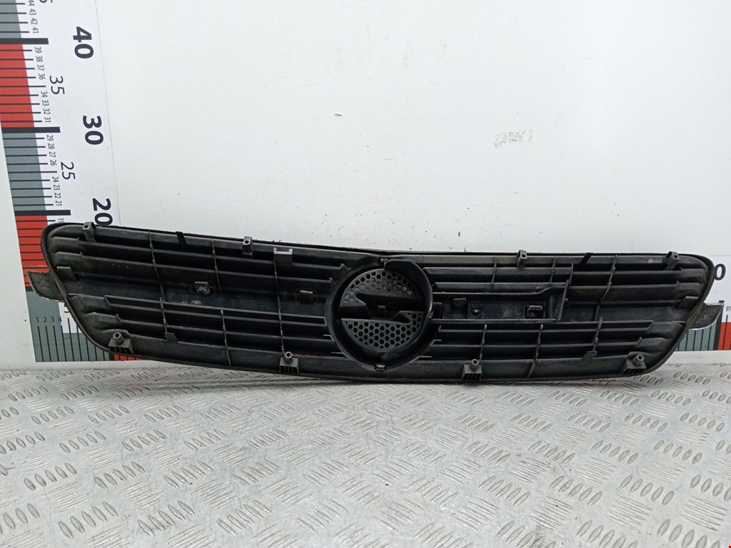 Решетка радиатора OPEL Meriva A 2003-2010