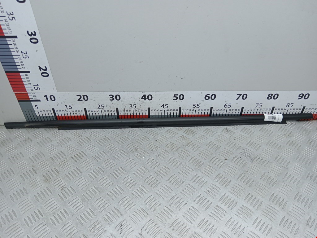 Накладка декоративная (молдинг) стекла двери передней правой Opel Meriva A (2003-2010)