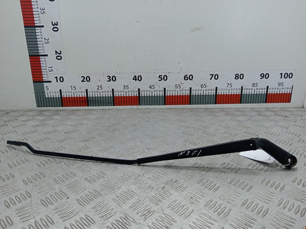 Поводок дворников передний левый/ правый VOLKSWAGEN Golf IV 1997-2003