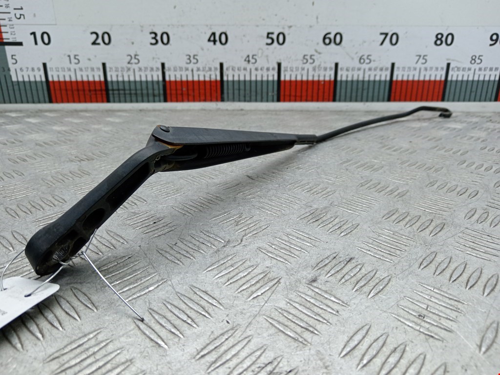 Поводок дворников передний левый/ правый VOLKSWAGEN Golf IV 1997-2003