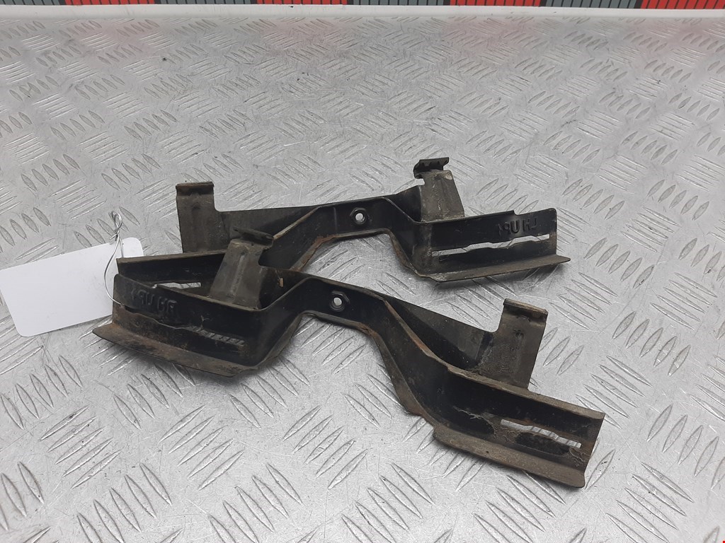 Крепление АКБ (корпус/подставка) MITSUBISHI Space Star 1999-2006