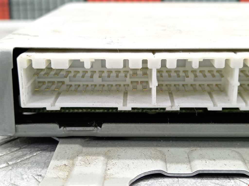 Блок управления двигателя (ЭБУ) MITSUBISHI Space Star 1999-2006