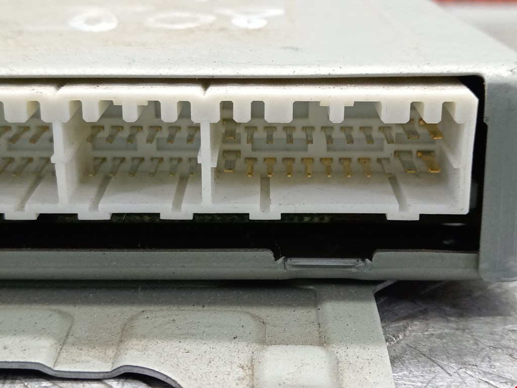 Блок управления двигателя (ЭБУ) MITSUBISHI Space Star 1999-2006