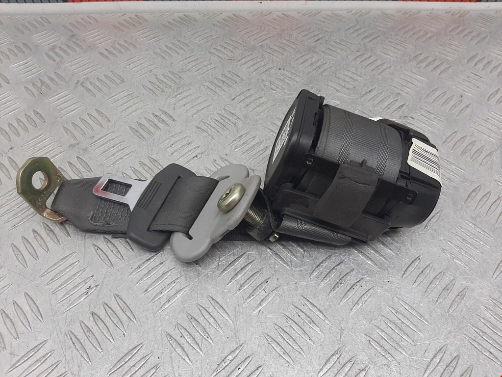 Ремень безопасности задний правый MITSUBISHI Space Star 1999-2006