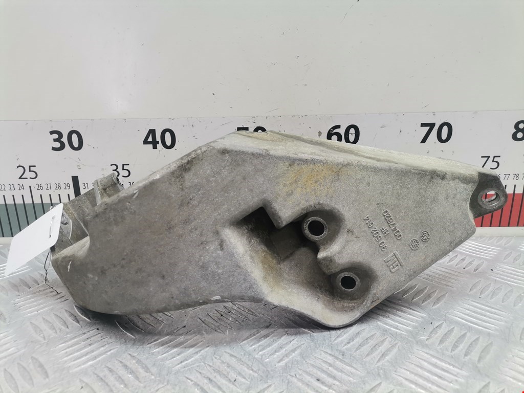 Кронштейн (крепление лапа) двигателя Opel Vectra B (1995-2002)