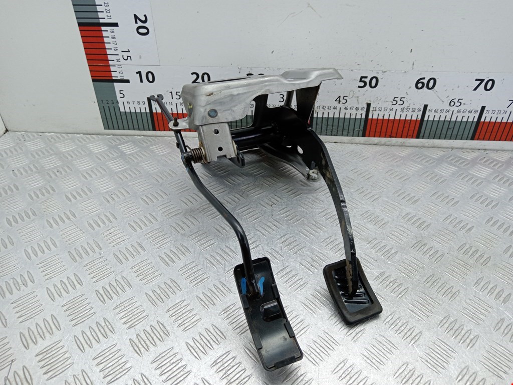 Блок педалей (педальный узел) MITSUBISHI Space Star 1999-2006