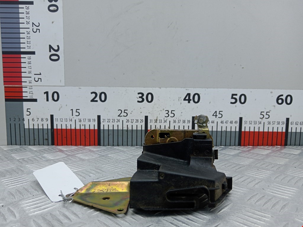 Замок двери задней правой MITSUBISHI Space Star 1999-2006