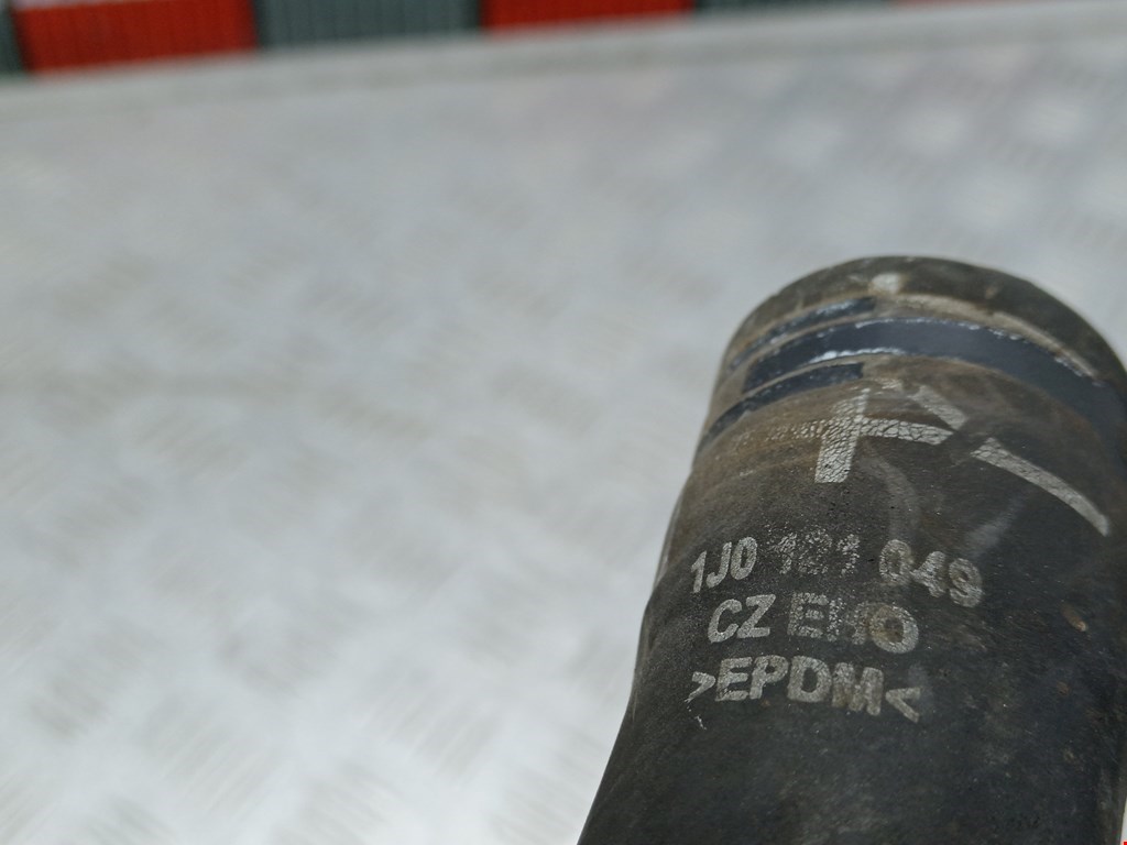 Патрубок VOLKSWAGEN Golf IV 1997-2003