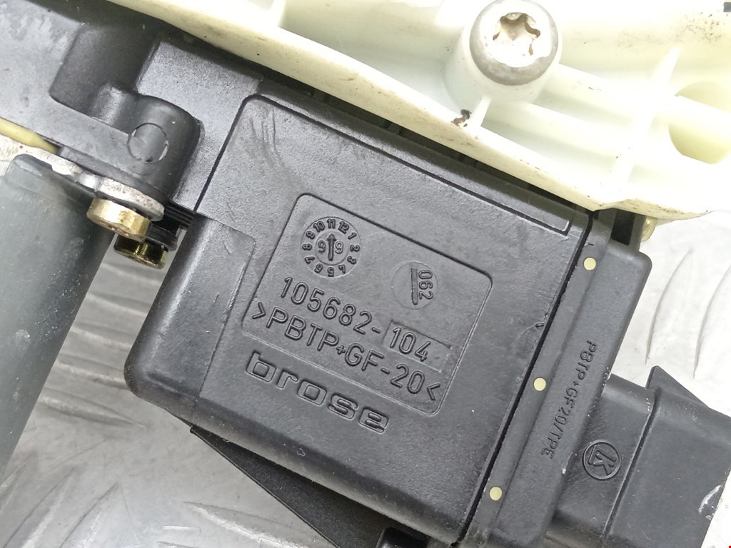 Стеклоподъемник задний правый MITSUBISHI Space Star 1999-2006