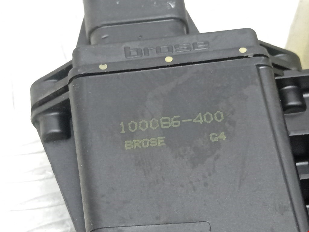 Стеклоподъемник задний правый MITSUBISHI Space Star 1999-2006