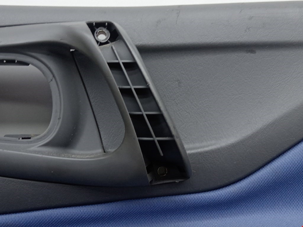 Обшивка двери передняя правая MITSUBISHI Space Star 1999-2006