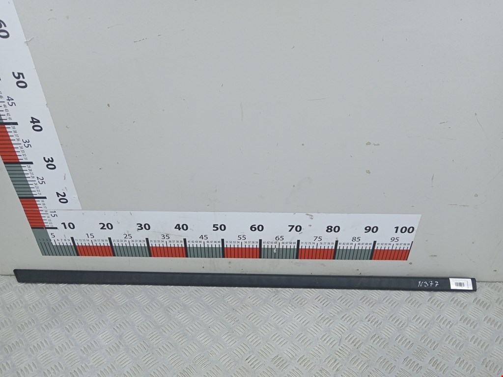 Накладка декоративная (молдинг) двери передней левой Ford Fiesta 5 (2002-2008)