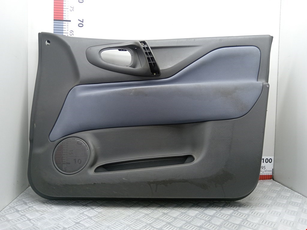 Обшивка двери передняя правая MITSUBISHI Space Star 1999-2006