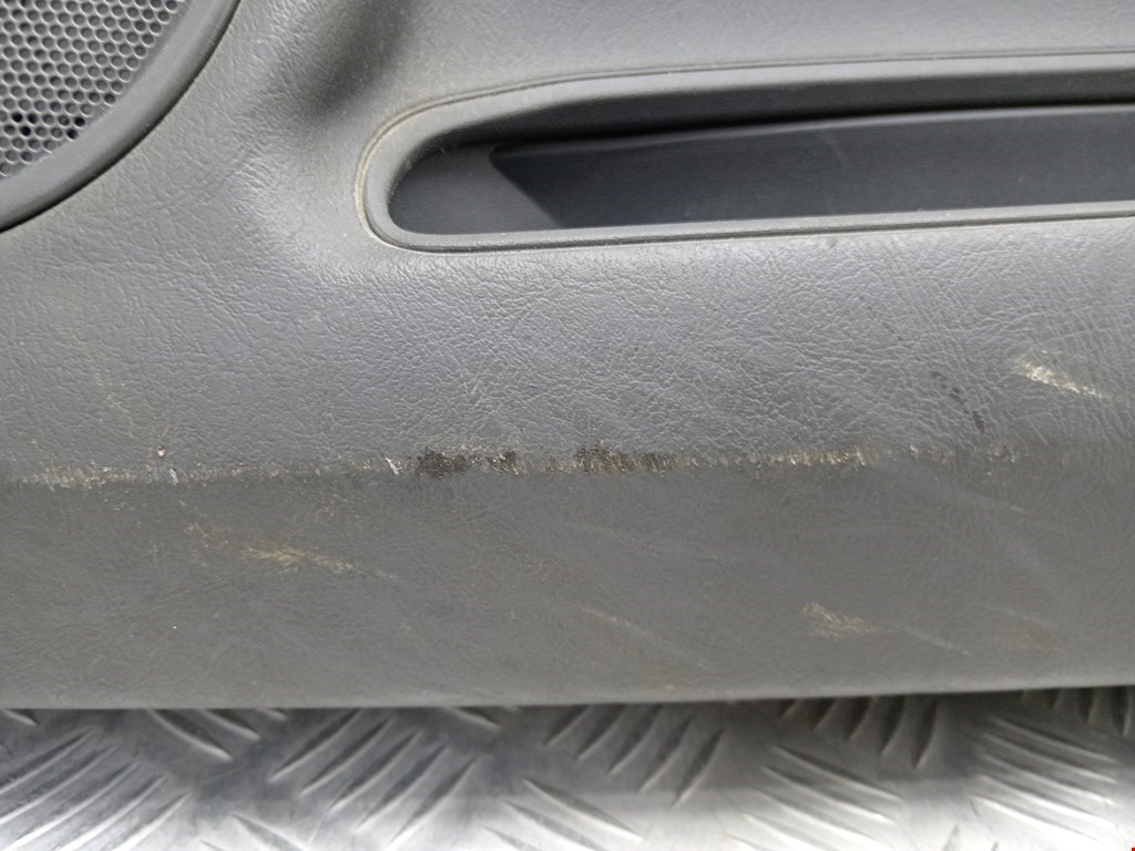 Обшивка двери передняя правая MITSUBISHI Space Star 1999-2006