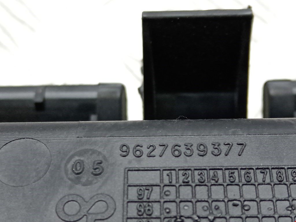 Пепельница передняя PEUGEOT 206 1998-2012