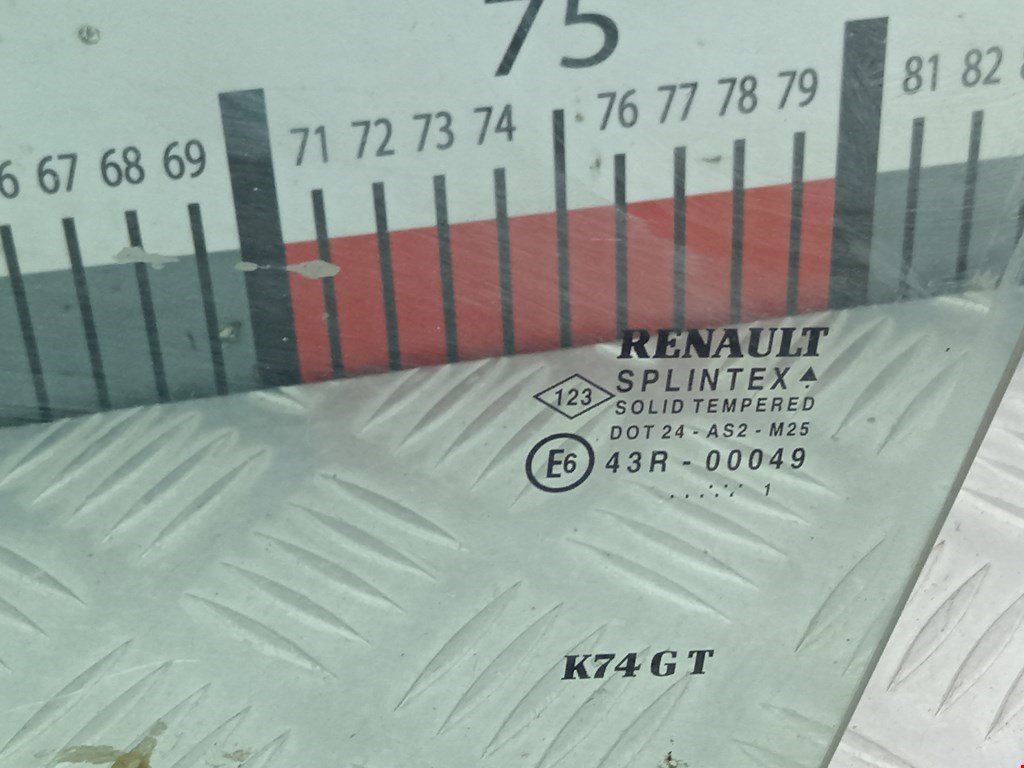 Стекло двери заднее левое RENAULT Laguna 2001-2007