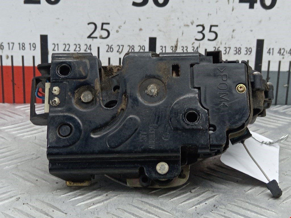 Замок двери передней правой VOLKSWAGEN Golf IV 1997-2003