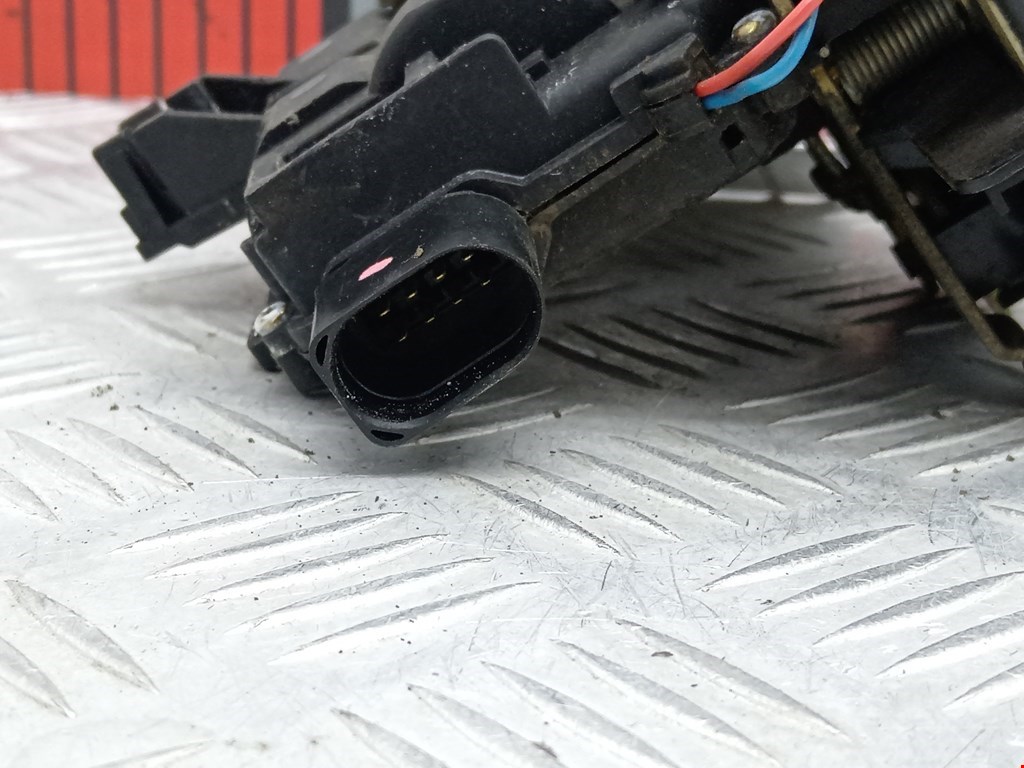 Замок двери передней правой VOLKSWAGEN Golf IV 1997-2003